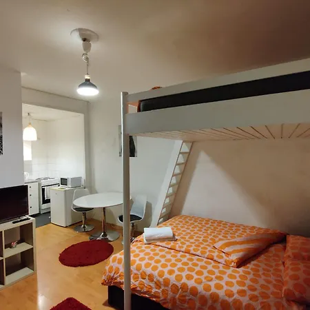Appartement Downtown, Steps From Train Station